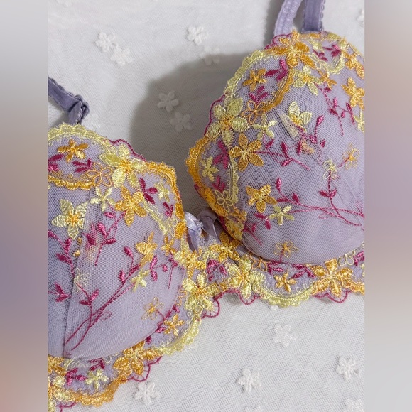 US-34B/JP-C75 Japanese Brand Triumph Gorgeous Floral Embroidery Bra Women Girls - Picture 3 of 8